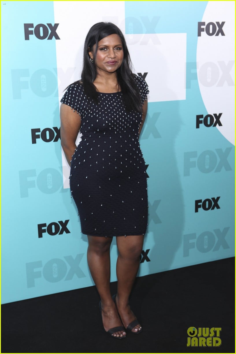 mindy-kaling-fox-upfront-with-the-mindy-project-cast-03.jpg