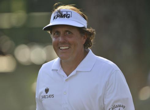 Very-Phil-very-Augusta-as-Mickelson-closes-HO196DMM-x-large.jpg