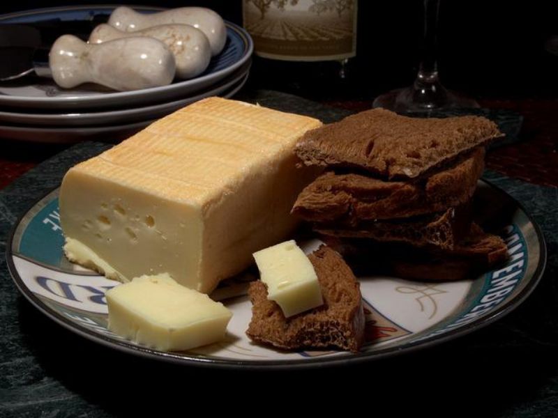 Limburger-Cheese.jpg