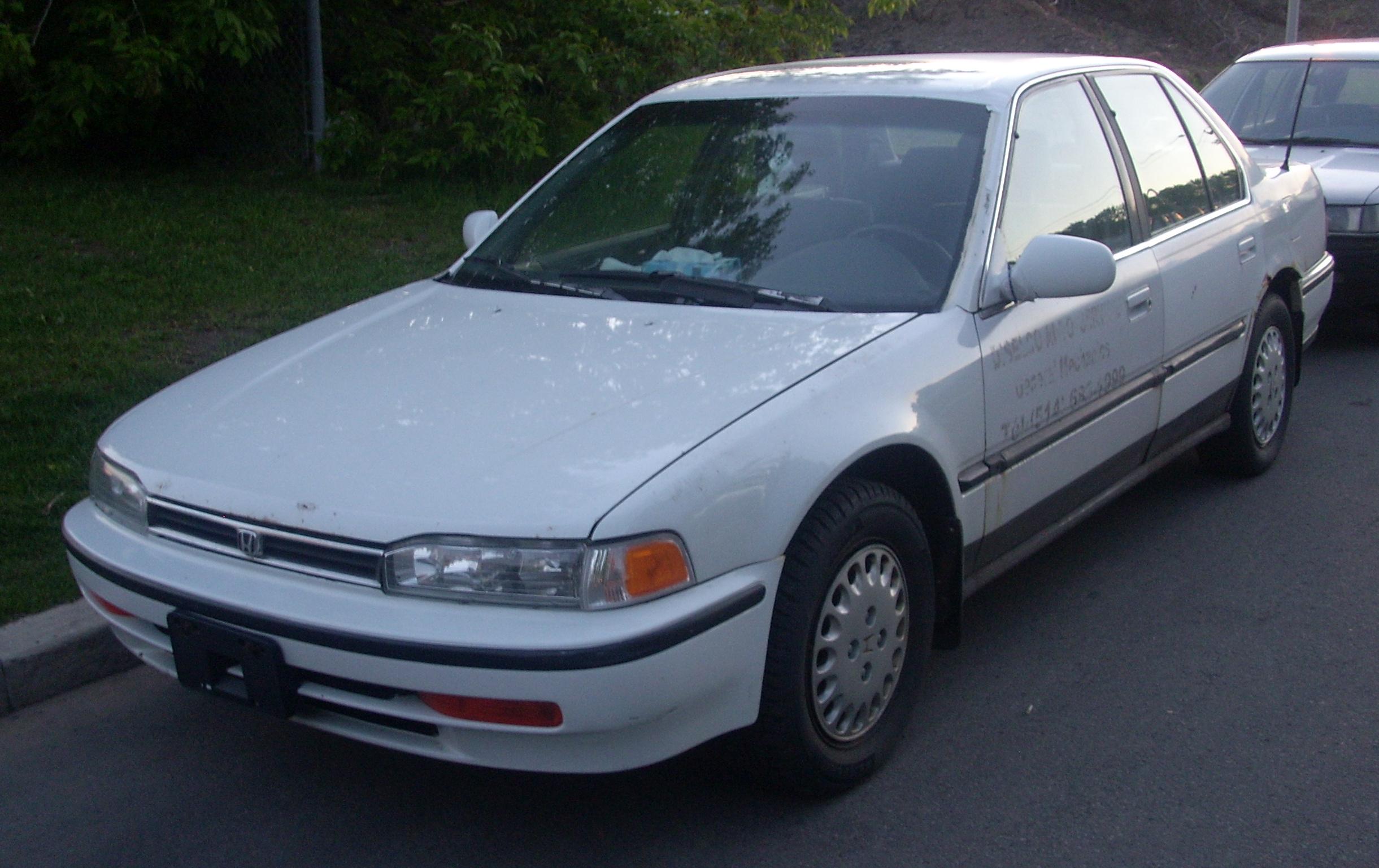 1992-1993_Honda_Accord_Sedan.JPG