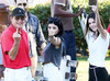 _560x415-131008191014-1024.Kylie-Jenner-Bruce-Jenner-Kendall-Jenner-Middle-Finger.ms.100813_copy.jpg