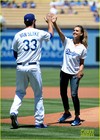 jessica-alba-throws-first-pitch-at-dodgers-game-01.jpg