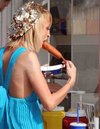 Hot-girls-eating-hot-dogs-04.jpg