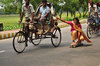 funny-Indian-woman-skating-bicycle.jpg