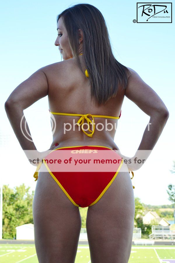 nfl_kansas_city_chiefs_football_bikini_model.jpg