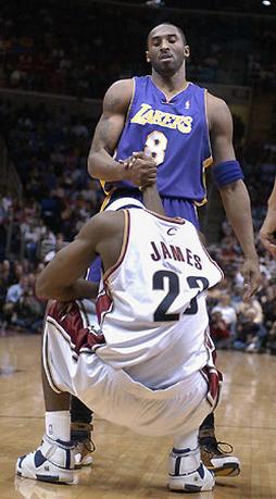 kobe-bryant-and-lebron-james-in-this-funny-photo.jpg