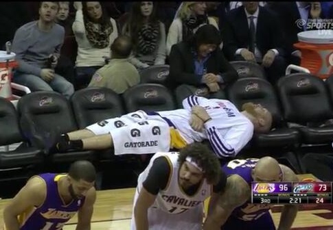 chris-kaman-bench.jpg