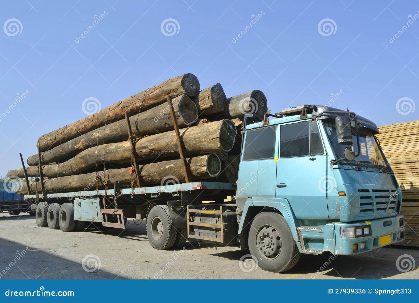 wood-transportation-truck-27939336.jpg