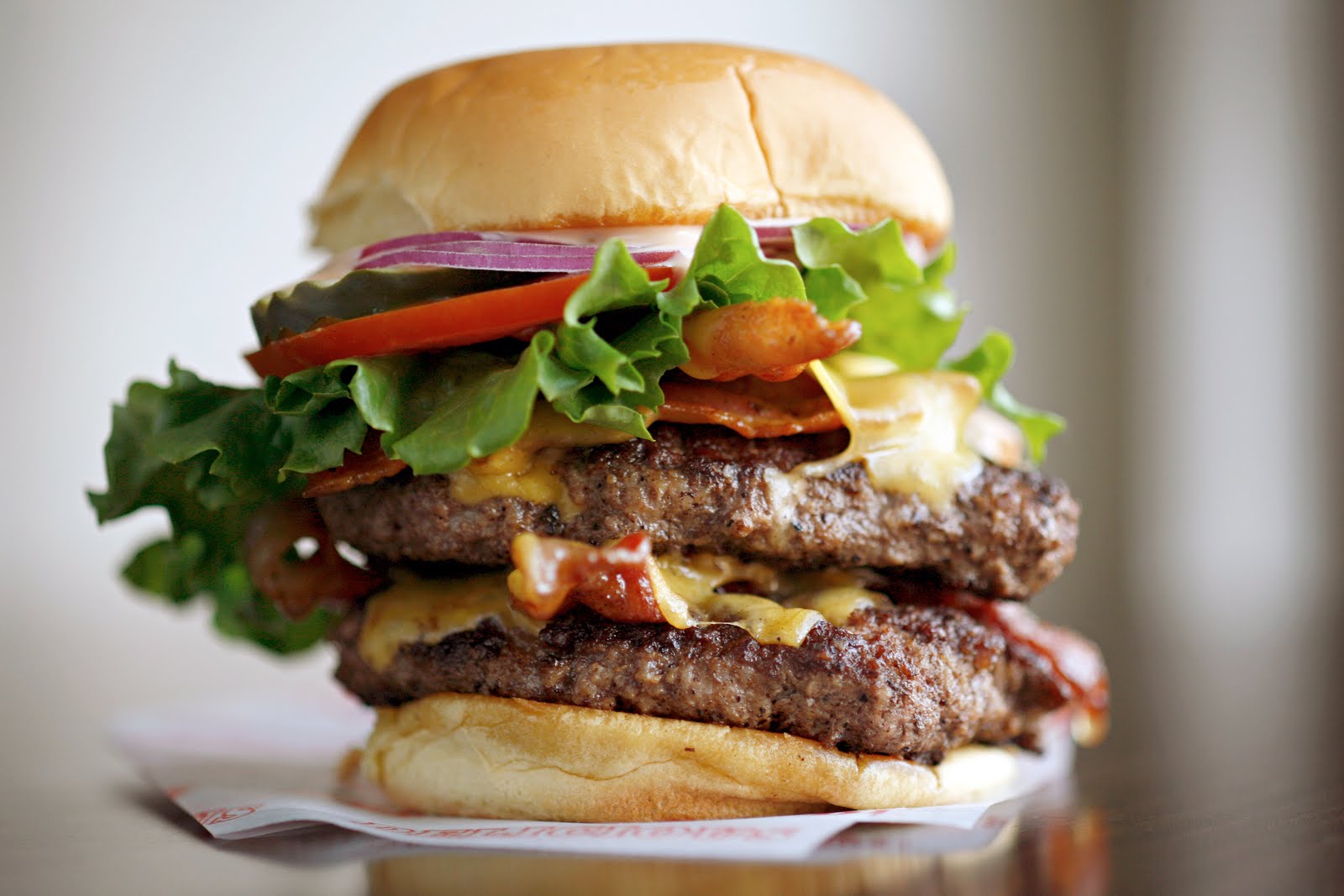 Farmhouse-Bacon-Cheeseburger.jpg