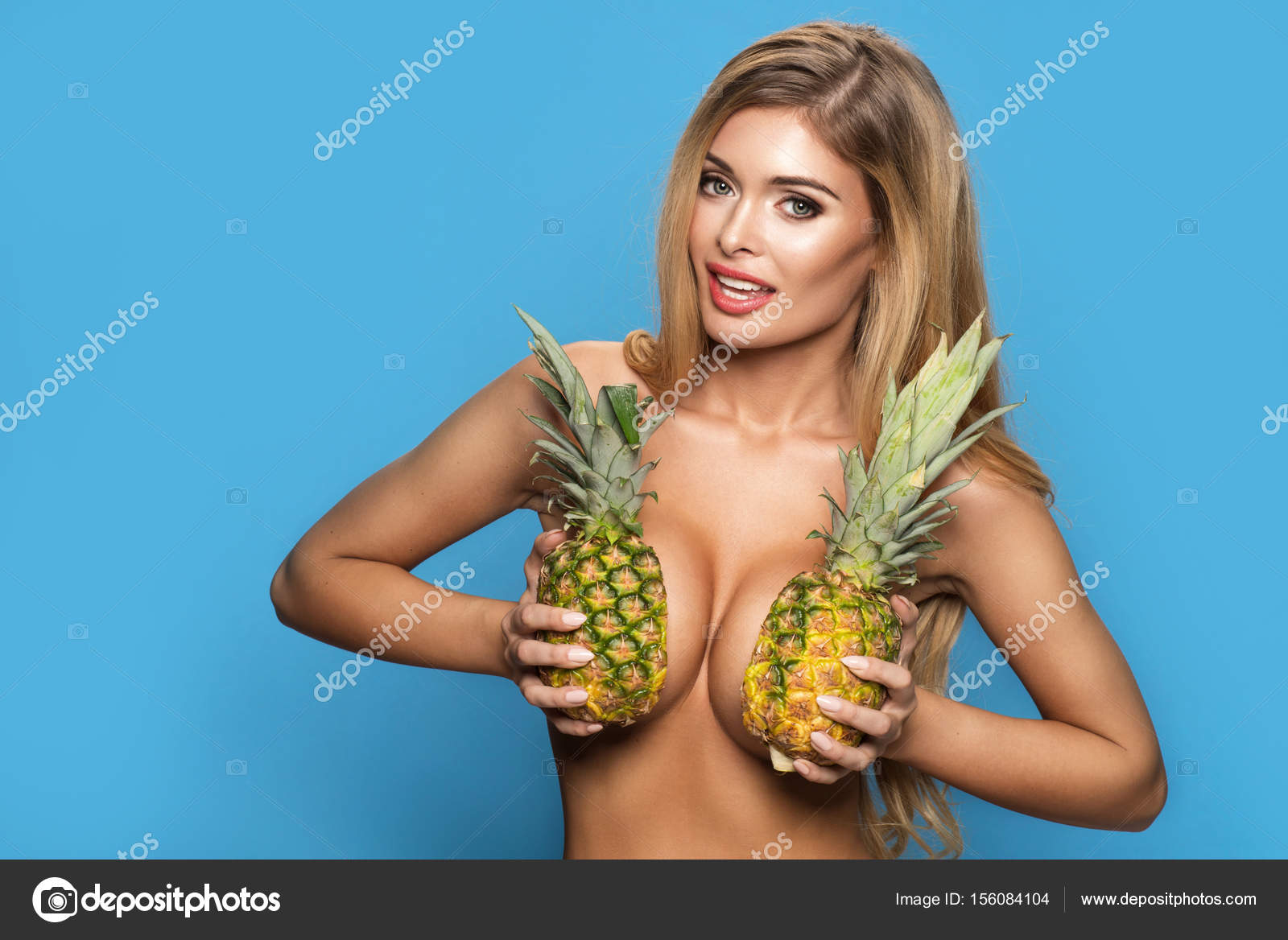 depositphotos_156084104-stock-photo-sexy-woman-with-pineapple.jpg