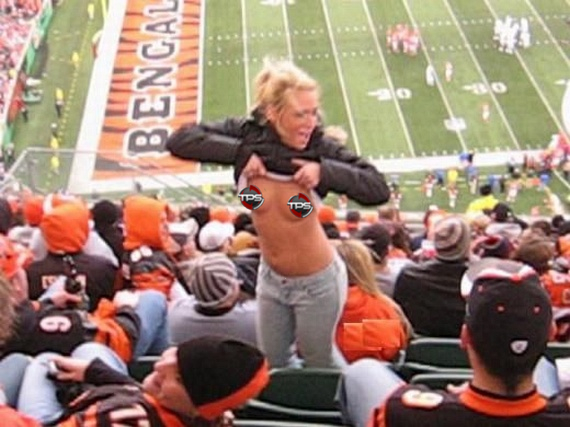 bengals-chick-flashes-boobs-sports-flashers.jpg
