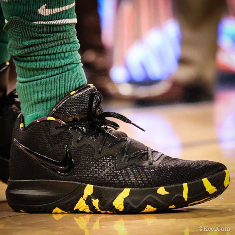 kyrie-irving-nike-kyrie-budget-core-black-yellow-right-profile