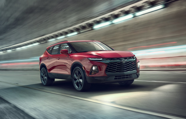 2019-chevrolet-blazer_100655743_m.jpg