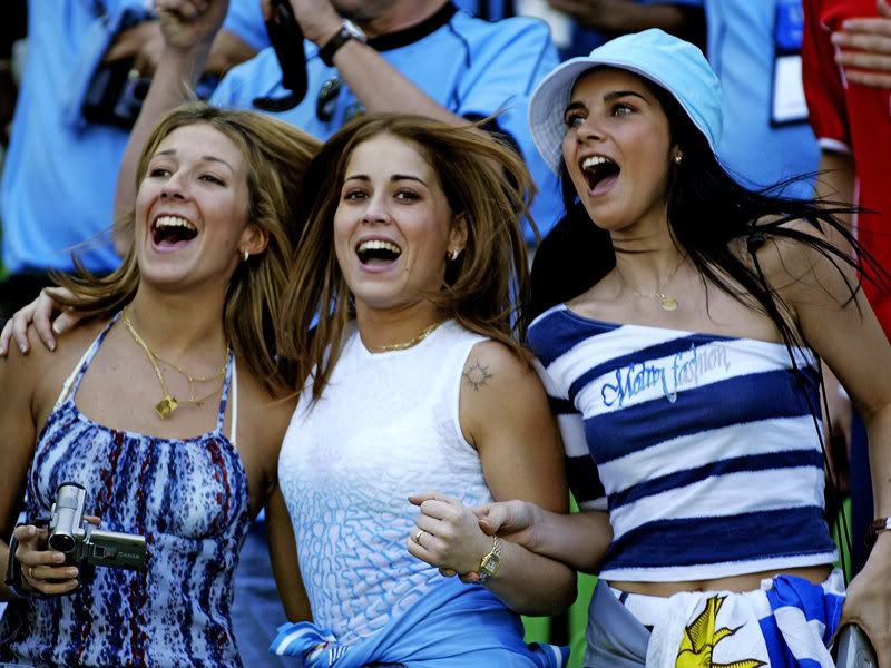 29-uruguay-1-hottest-fans-2014-fifa-world-cup.jpg