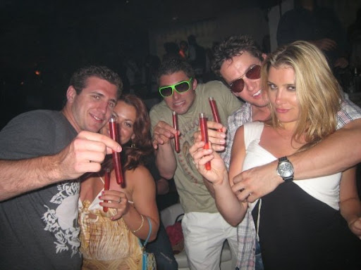 mike+richards+jeff+carter+drinking+drunk+shots+girls+party.jpg