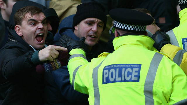 121211025101-manchester-fans-police-horizontal-gallery.jpg