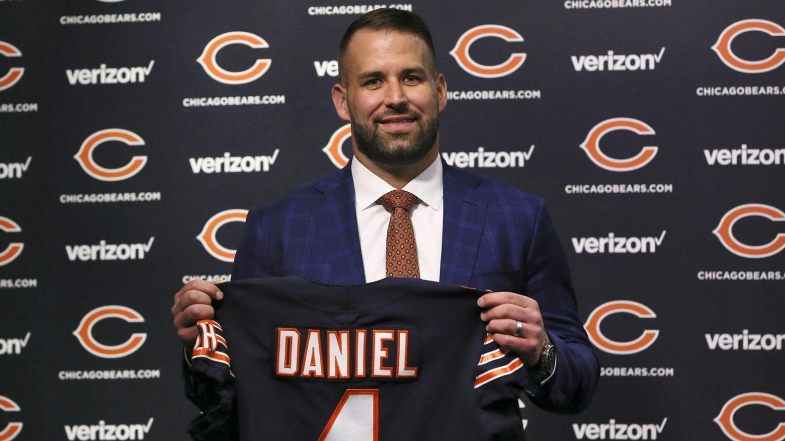 ct-spt-bears-free-agents-chase-daniel-20180315