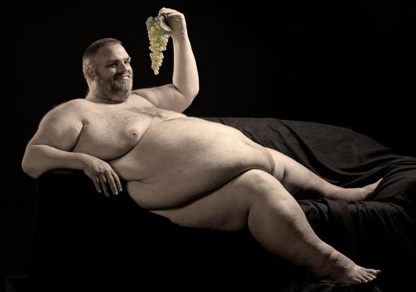 fat-guy-eating-grapes.jpg