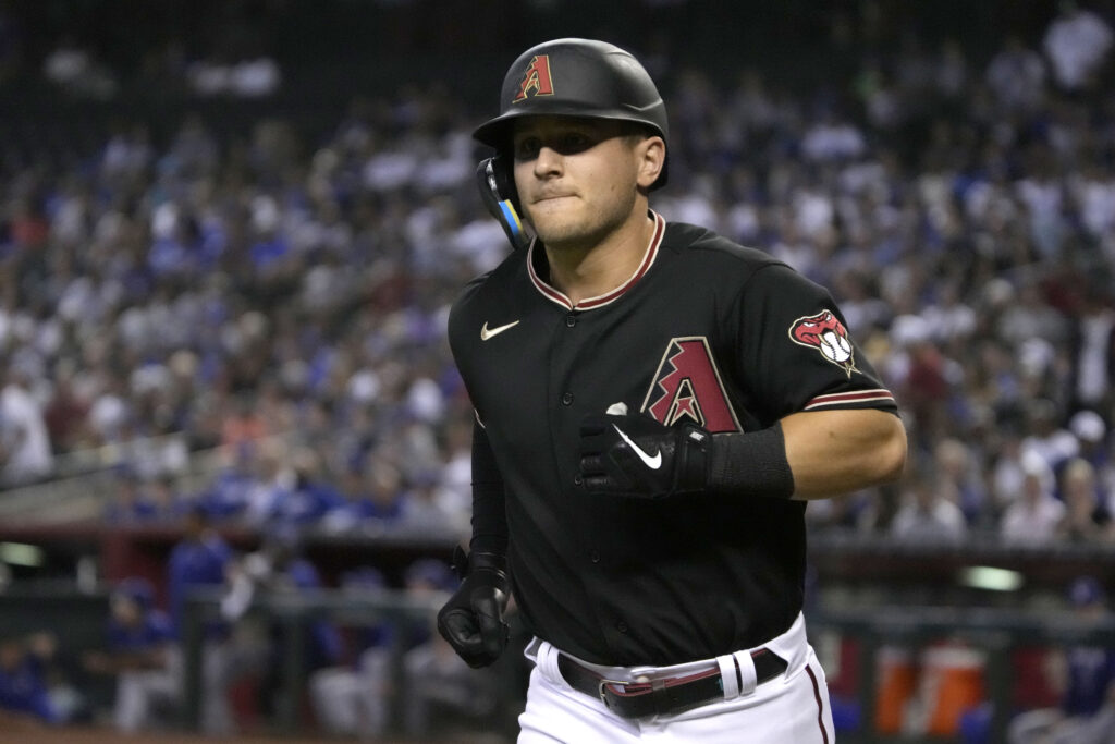 VIDEO: Francisco Lindor Giving Gio Urshela a Haircut Will Make