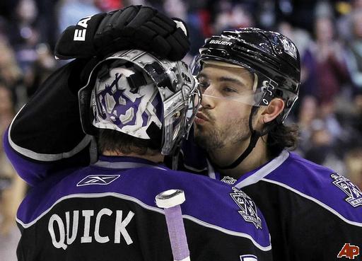 drew-doughty-jonathan-quick-2011-3-26-18-50-0.jpg