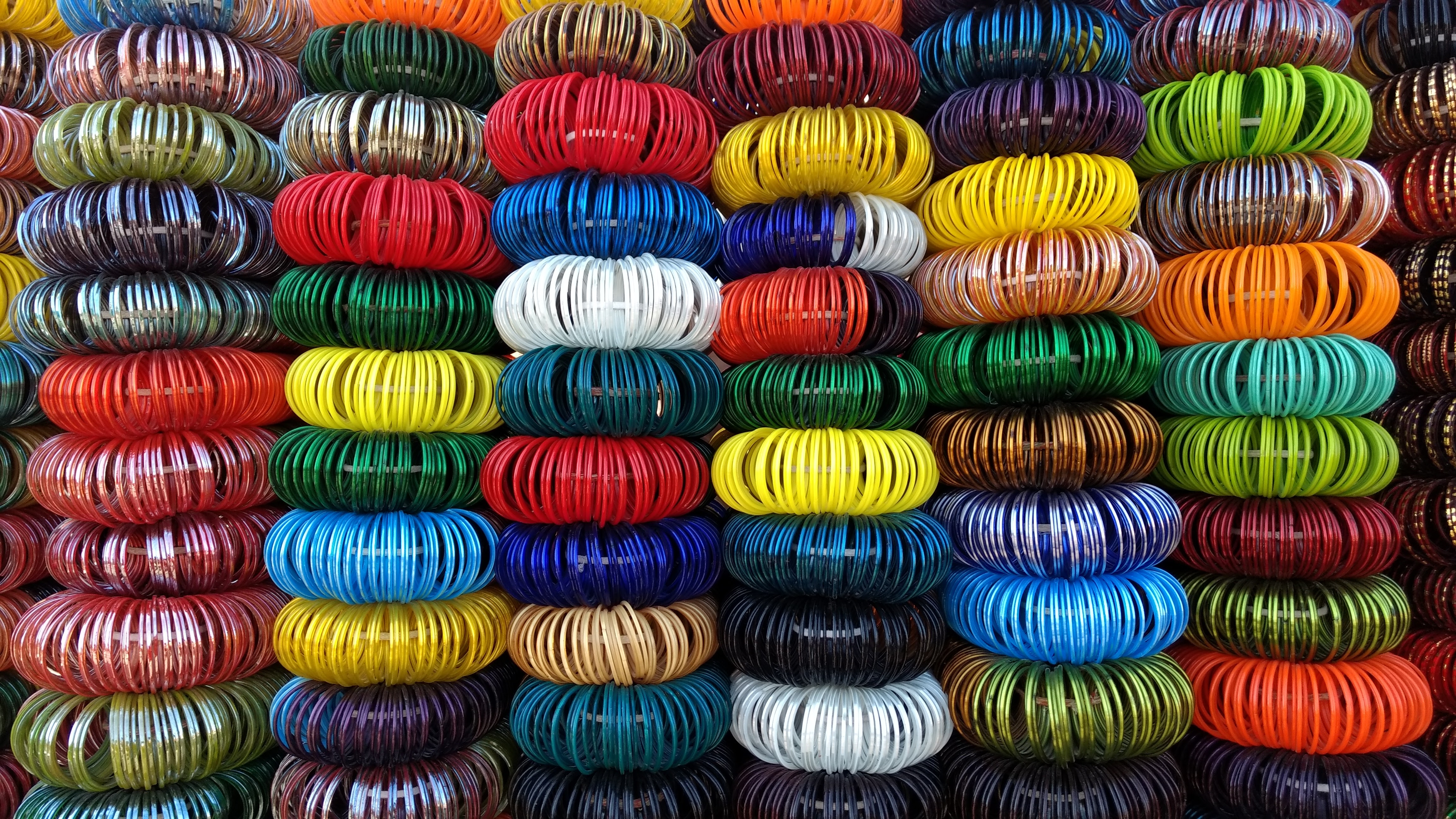 Bangles_in_Jodhpur.jpg