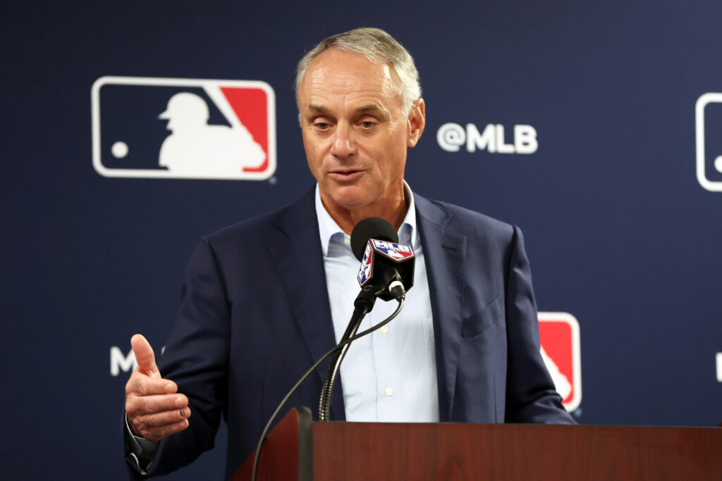 www.mlbtraderumors.com