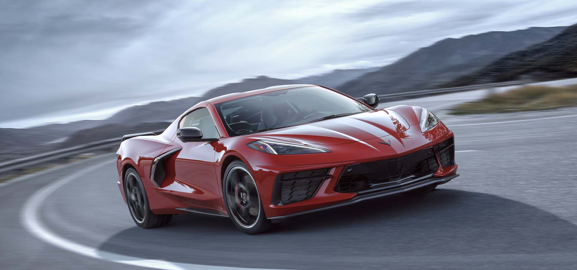 2020-chevrolet-corvette_100708538_h.jpg