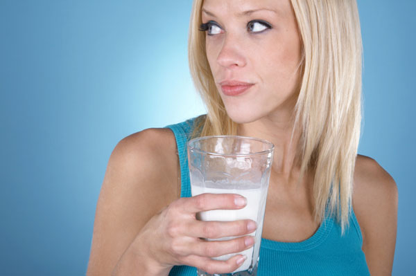 woman-drinking-milk.jpg