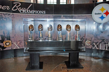 GridironGlory-Trophy-Large.jpg