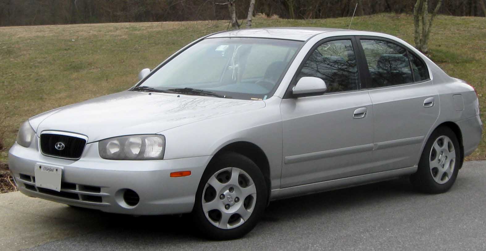 01-03_Hyundai_Elantra_GLS_sedan.jpg