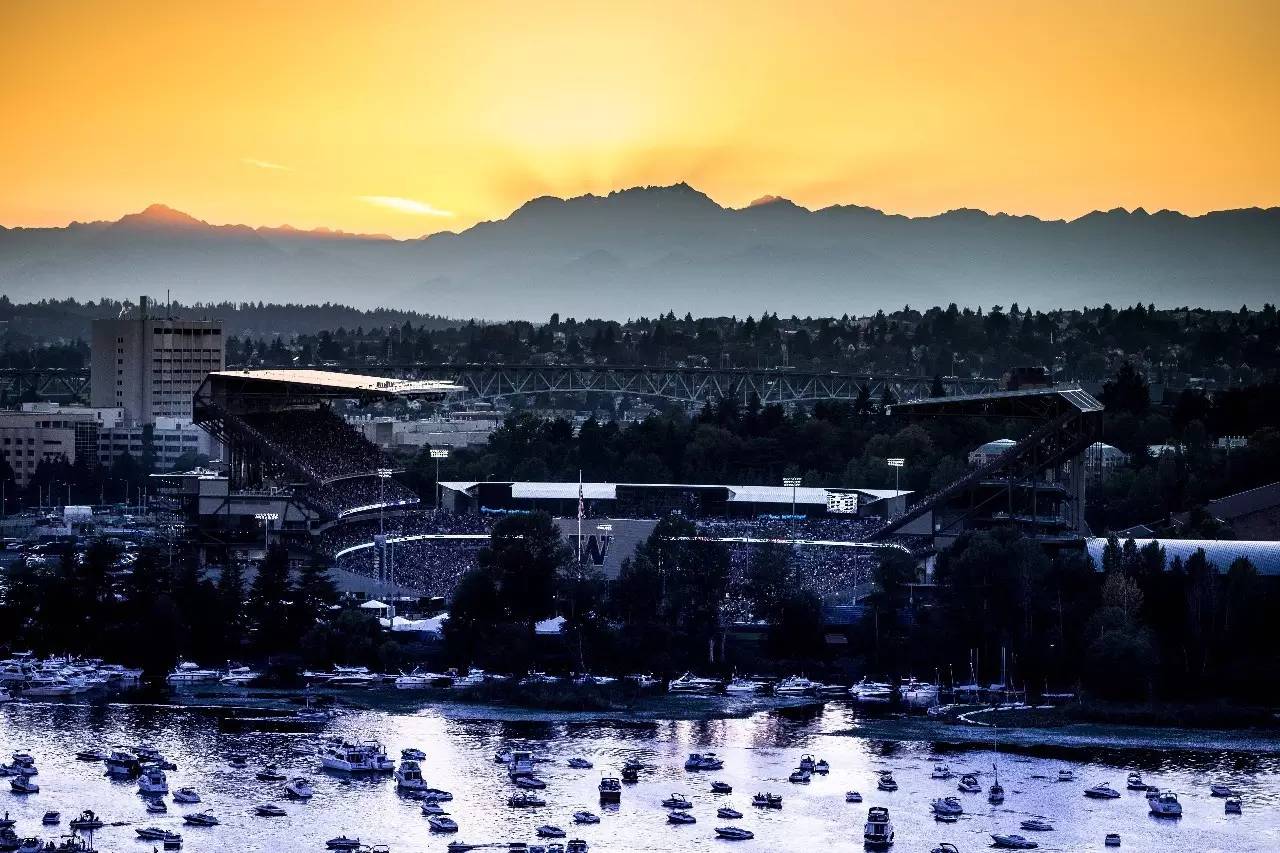 huskystadium9.jpg