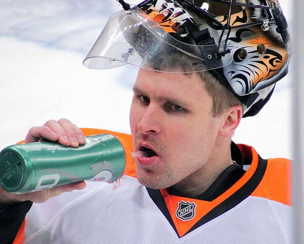 599px-Ilya_Bryzgalov_2012-04-13.JPG