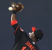 adam-jones-drops-ball.jpg