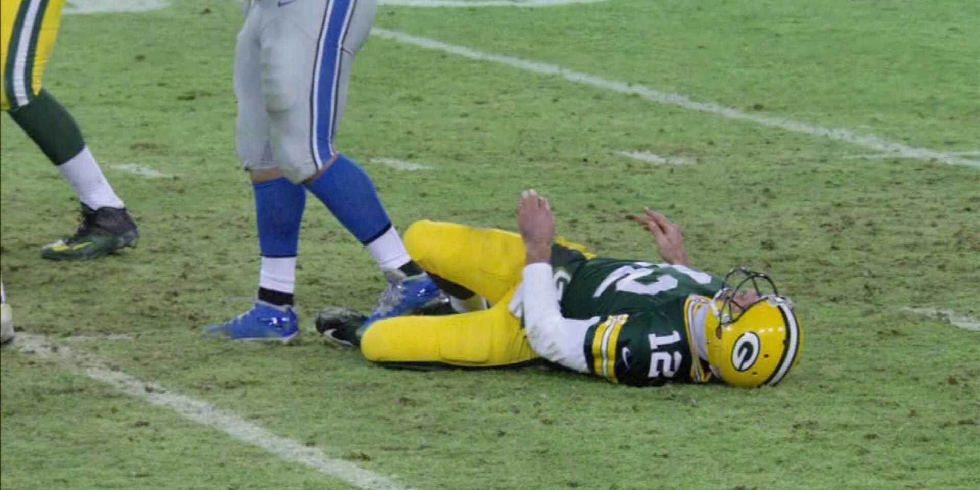 the-nfls-dirtiest-player-appeared-to-intentionally-stomp-on-aaron-rodgers-injured-calf.jpg