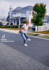 lady-dancing-dancing-in-the-street.gif