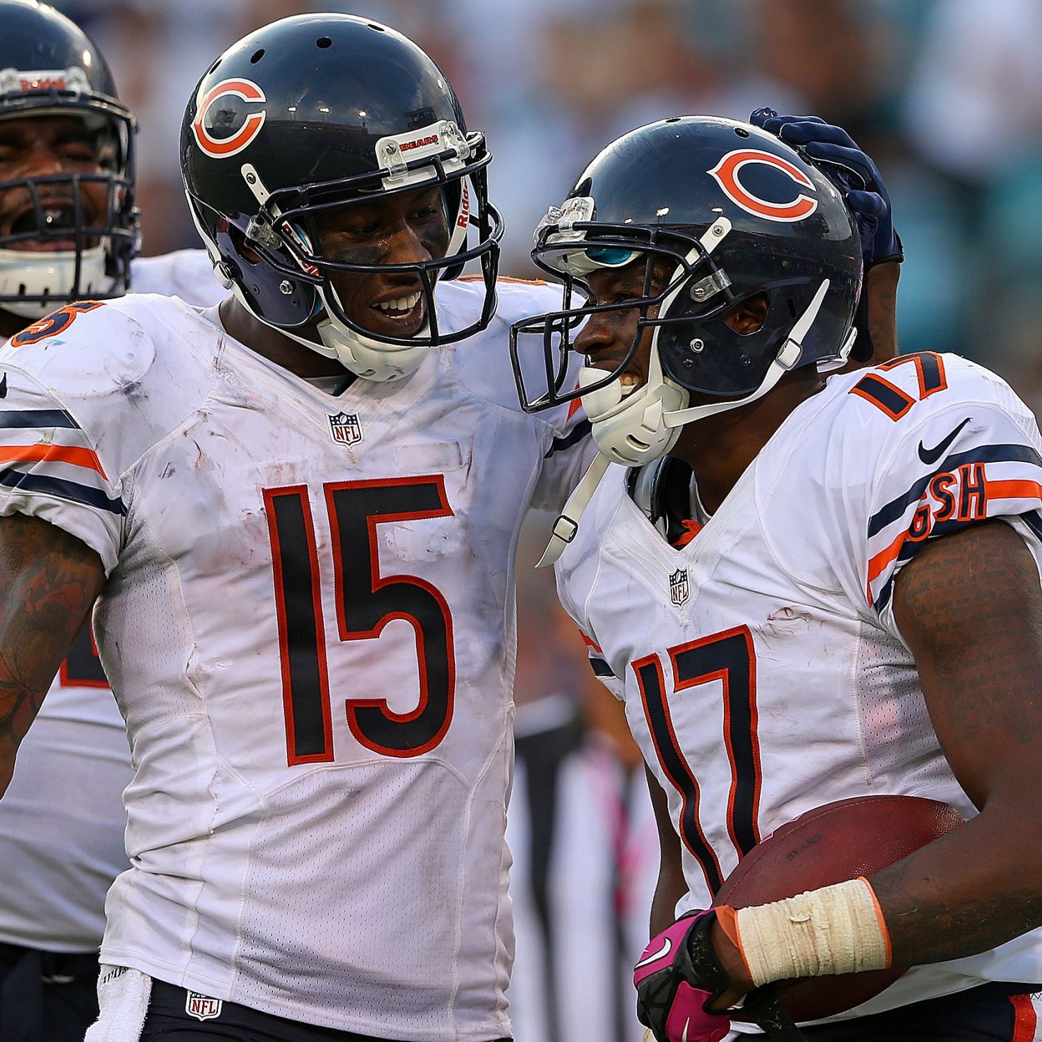 hi-res-153634698-alshon-jeffery-of-the-chicago-bears-is-congratulated-by_crop_exact.jpg
