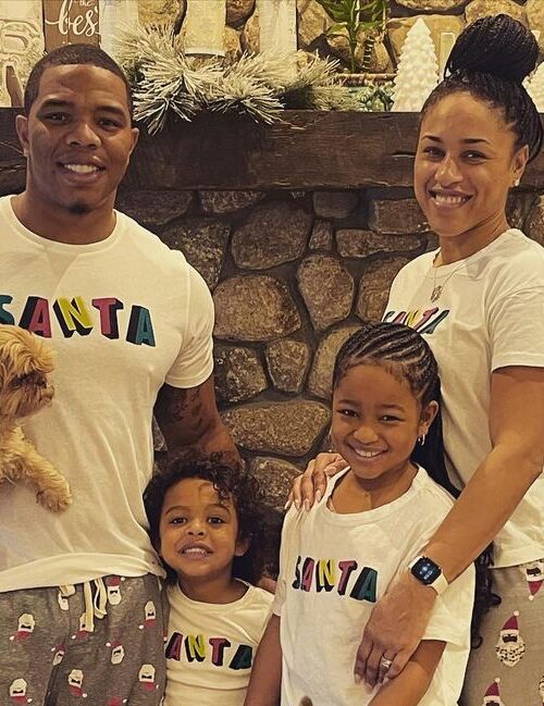 Ray-Rice-With-His-Wife-Janay-And-Kids-e1694761234436.jpg