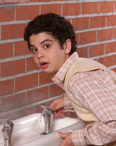 levine_samm_freaks_and_geeks_29434l.jpg