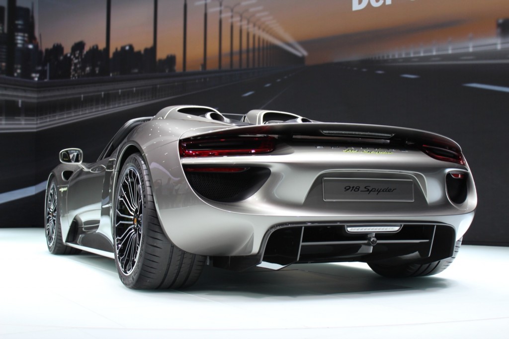 porsche-918-spyder_100439478_l.jpg