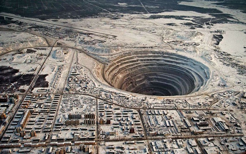 mir-diamond-mine-7%25255B6%25255D.jpg