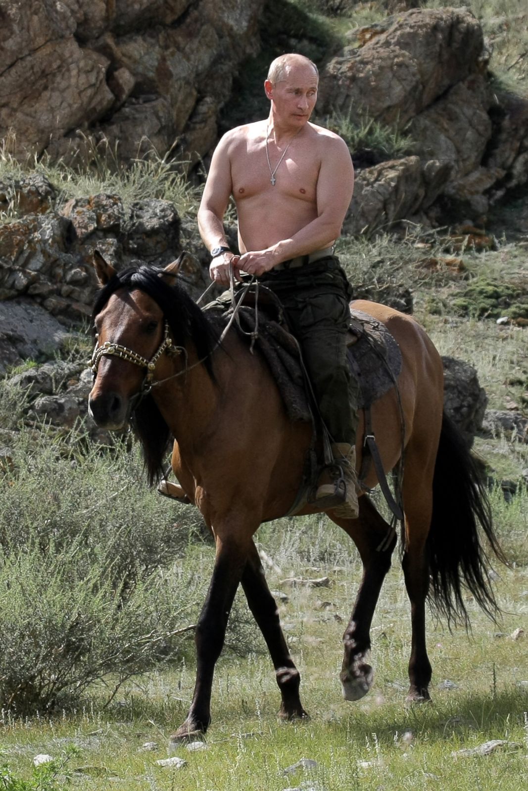 gty-putin-horse-er-170510_2x3_1600.jpg