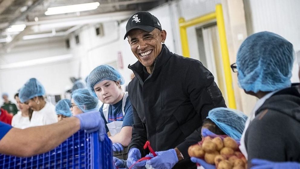 OBAMA_FOOD_BANK_181122KA_hpMain_16x9_992.jpg