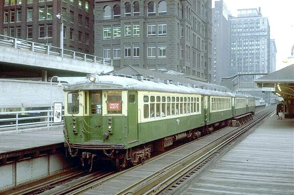 chicago_l_train_in_the_loop781.jpg