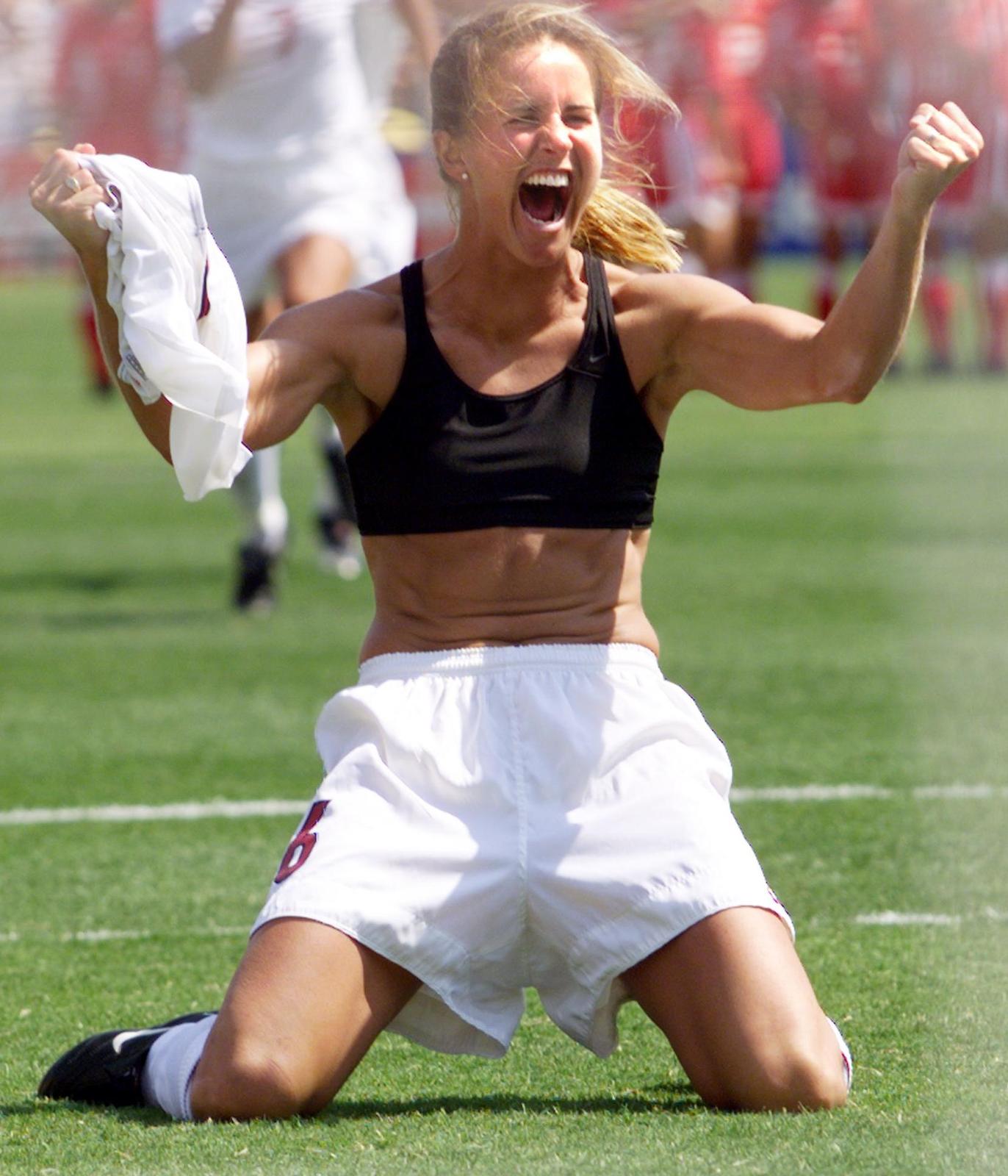 1999-nike-football-history-brandi-chastain_native_1600.jpg