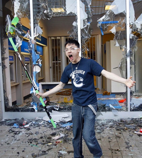 canucks_riot-1.jpg