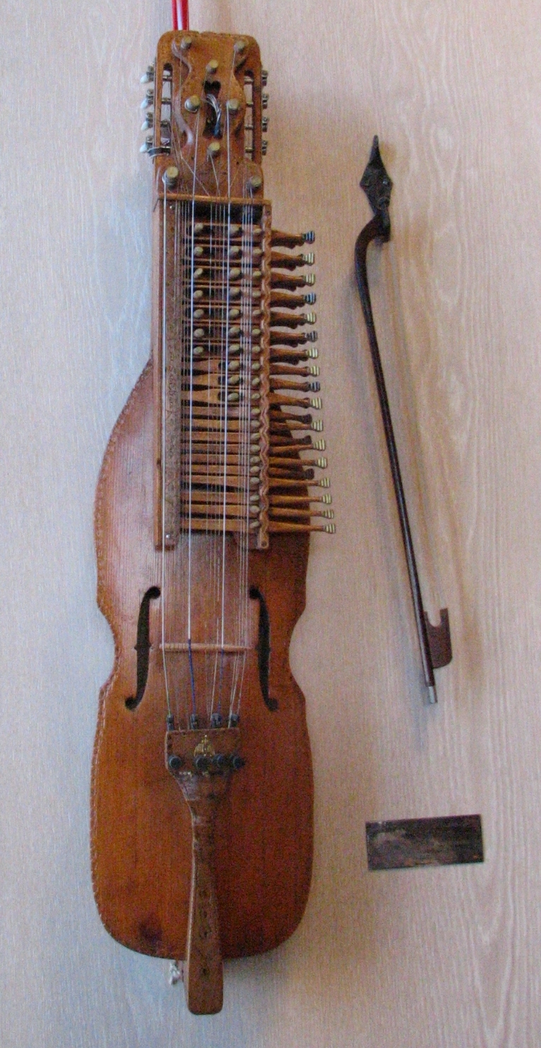 Nyckelharpa_built_by_Eric_Sahlstrom.jpg