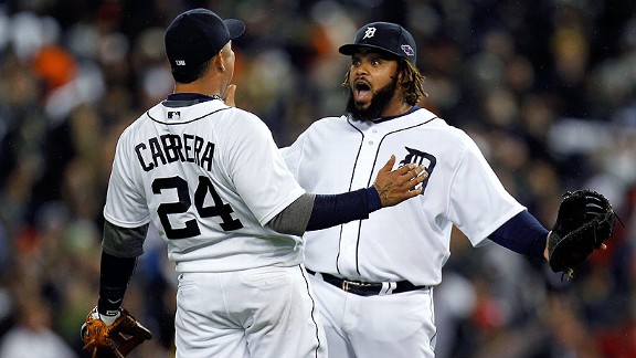 play_g_cabrera_fielder_d1_576.jpg