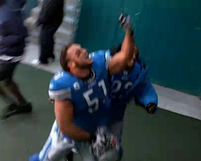 Lions-Center-Dominic-Raiola-Tells-Fans-To-Suck-His....jpg