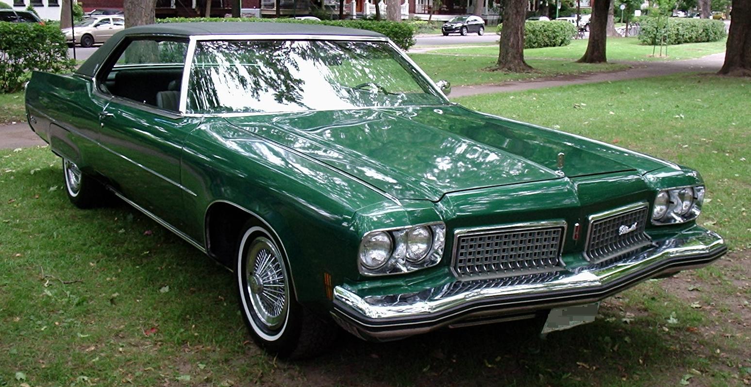 Oldsmobile_98_at_%22D%C3%A9jeuner_sur_l%27herbe_%2710%22.jpg