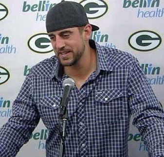 aaron-rodgers-backwards-hat.jpg